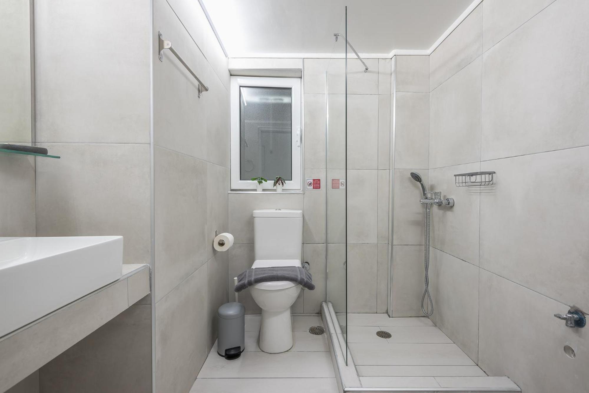 Contemporary Apartment 200M From Acropolis 100Mbps Netflix Athena Bagian luar foto