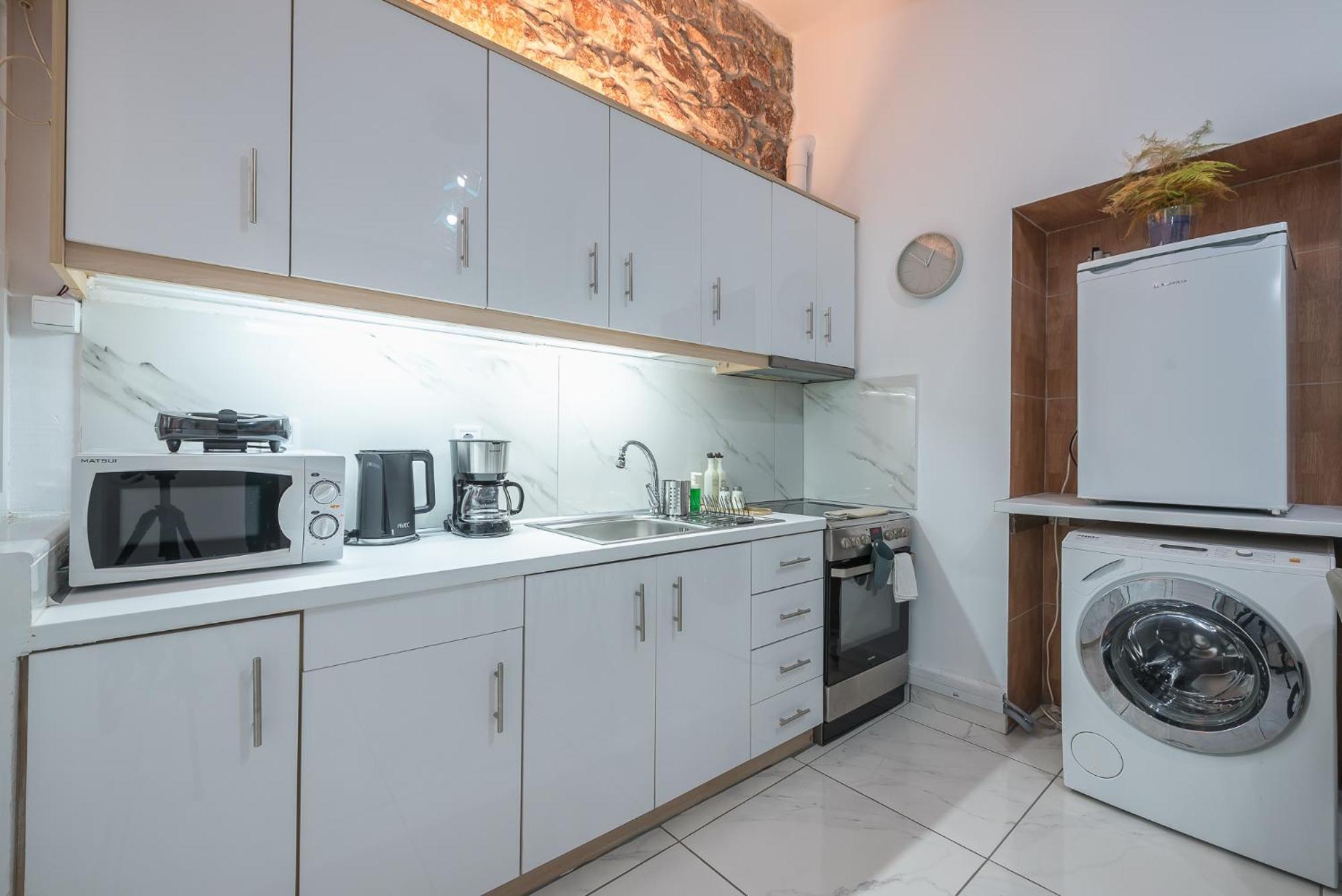 Contemporary Apartment 200M From Acropolis 100Mbps Netflix Athena Bagian luar foto